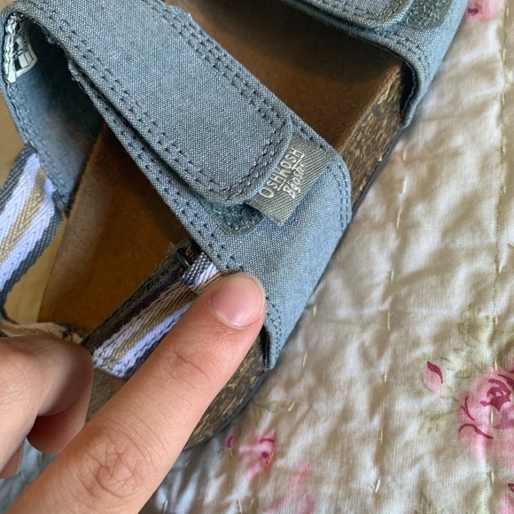5/$25 Kids OshKosh Sandals - Picture 7 of 8